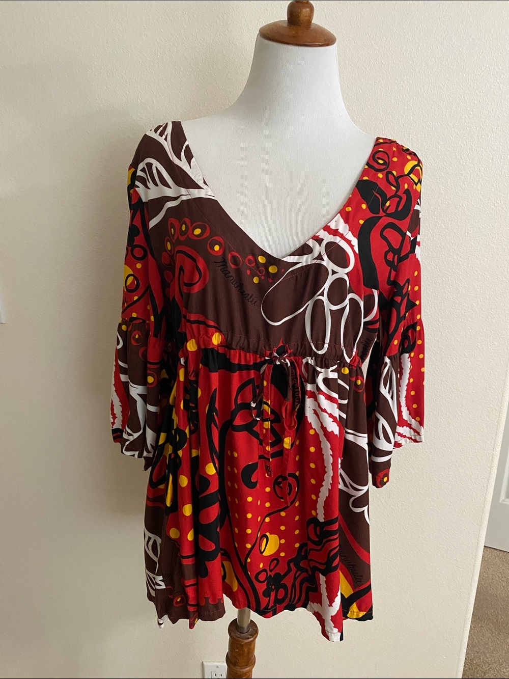 Manu heal II Women’s Red & Brown Printed V-Neck Tunic Top